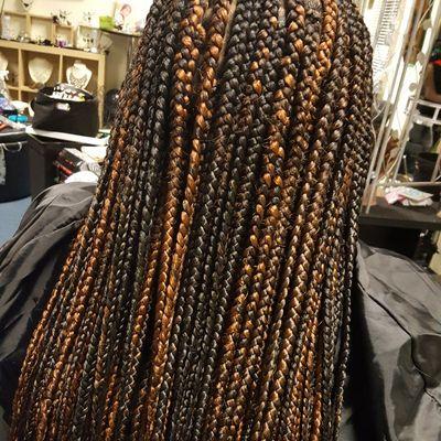 Boxbraids,medium braids