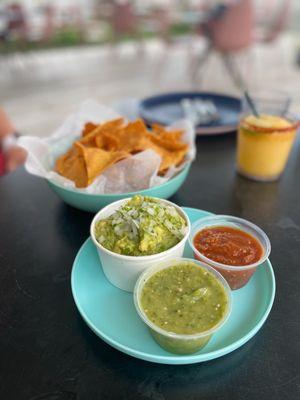 Quac, both salsas & chips