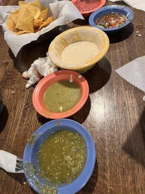 Love green salsa and queso!!!