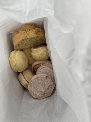 Variety of cookies (purchased by weight)