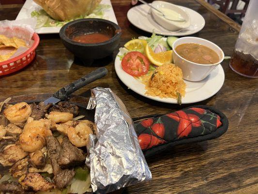 Fajitas with rice and soup