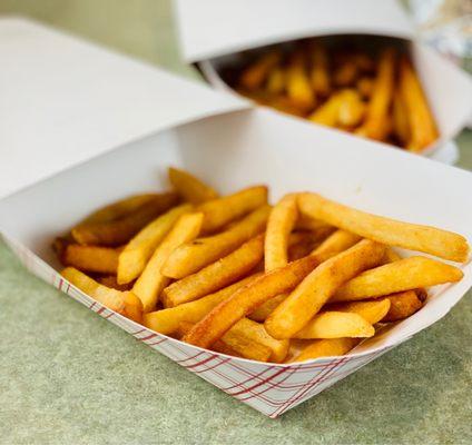 Love the Old school paper boats & sleeves the fries come in, they stay HOT! YUM! :)....