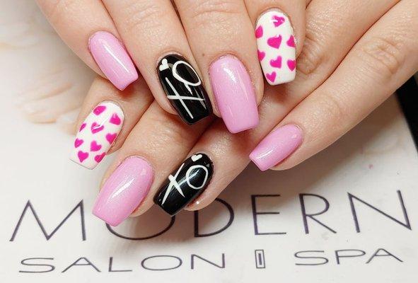 Hope everyone have a good week! Time for Valentine nails pampered! Gift cards are available. call us at (541) 484 9920. Walk-ins welcomed