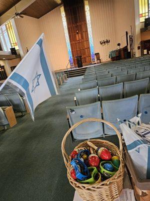 Flags and musical instruments for services