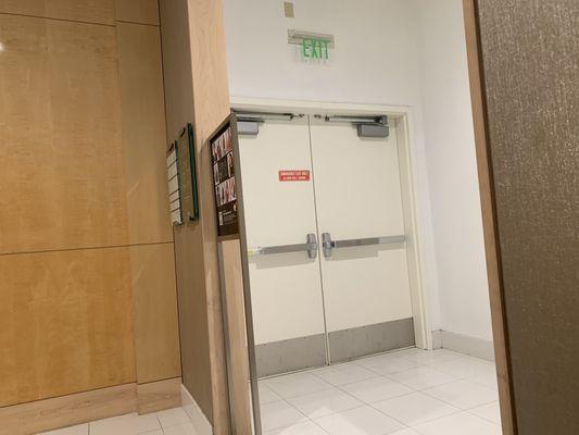 Bloomingdales exit door near elevator third floor orlando fl 12:44 pm November 14 2023