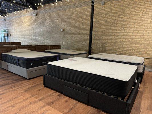 Nectar and Winbeds mattresses in SleePare mattress store Chicago