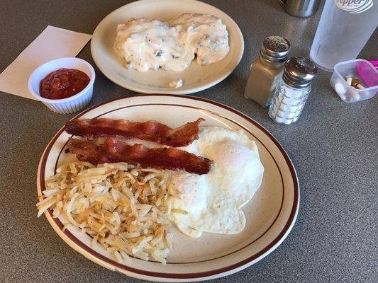 Breakfast! Sausage biscuit gravy!