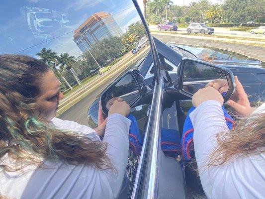 Car window and mirror cleaning Naples