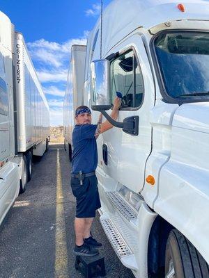 Semi truck lockouts? no matter the vehicle type size or class we got you covered!