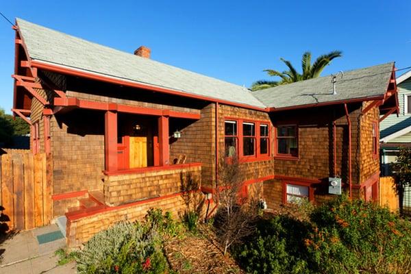 A great Oakland bungalow listing