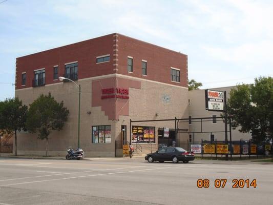 Corner of   N. Ashland Ave & W. Huron St .