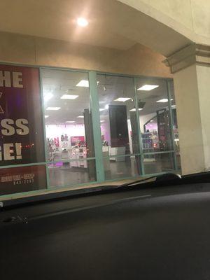 T-Mobile store front