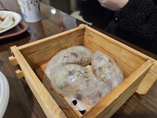 Tapioca pork dumplings