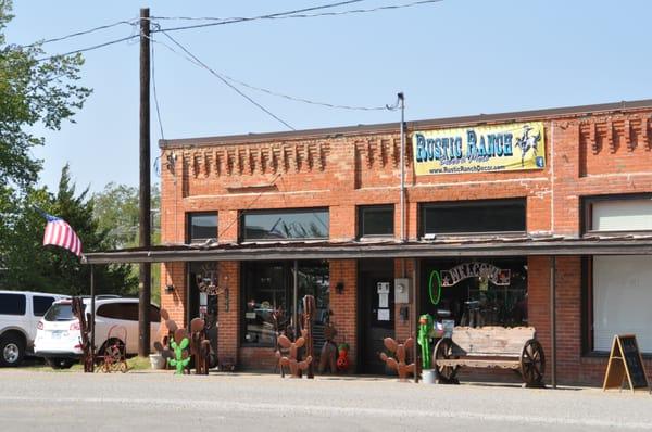 The outside of Rustic Ranch Decor & More In Valley View , Texas