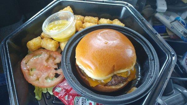 huddle burger with tater tots