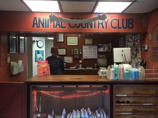 Welcome to the animal country club! My fur babies home away from home. We love you Leslee!