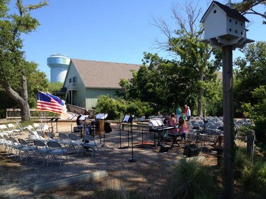 Prep for outdoor service by the water