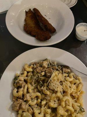 Cork Bats Mac and Cheese with Green Chile and Chicken