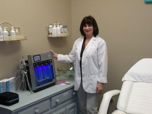 Mary with Hydrafacial machine