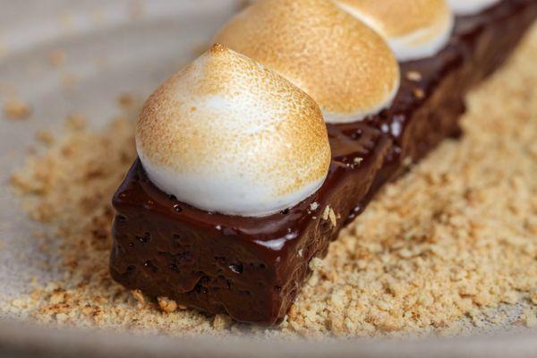 CHOCOLATE HONEY TRUFFLE / marshmallow / graham cracker