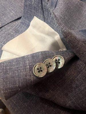 Broken  Smoke Mother of Pearl buttons on sleeve jacket