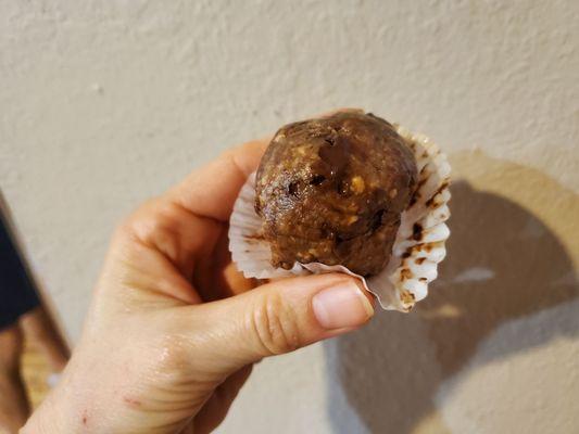 Cookie Dough  ball (vegan)