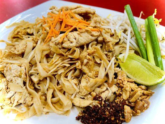 Pad-Thai W/ Chicken