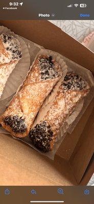 Cannolis