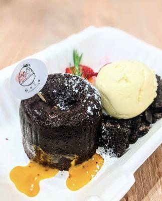 The chocolate salted egg lava cake, served
warm with a center that gushes out once you cut it open. 
Cr. janeejaneee