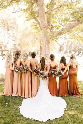 Bride and bridesmaids with bouquets