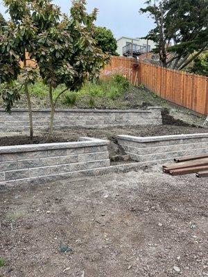 Retaining wall