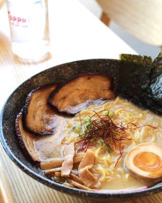 Tonkutsu Ramen