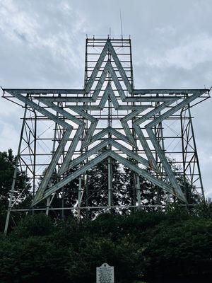 Mill Mountain Star (close up)