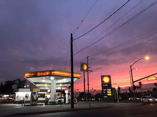 I passed by this gas station today and took this pic.