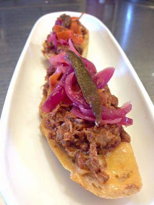 Cochinita pibil bruschetta