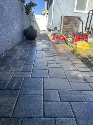 Repairing pavers