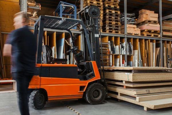 Los Angeles County Forklift Training w/ Zero-Emission Future https://americanforkliftcertification.com/los-angeles-county-forklift-training/