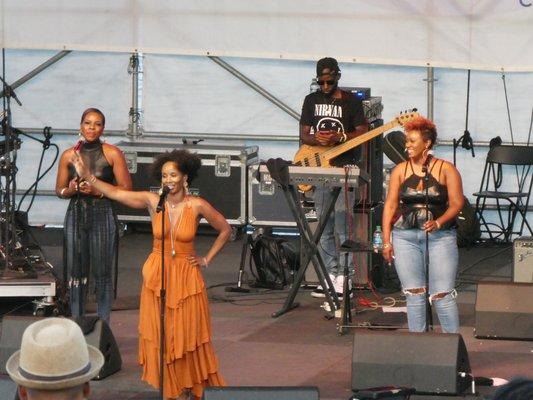 Vivian Green @ Penn's Landing 2019