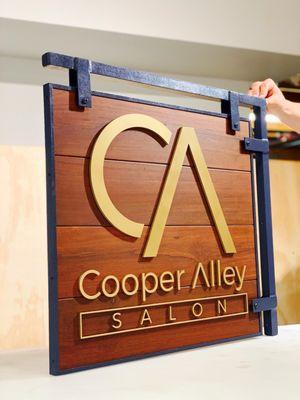 Unique Sign Style with Brazilian IPE Wood + Acrylic + Welded Aluminum combine to grab some visual impact! #ipe #acrylicart #bladesign