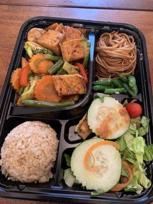 Sichan bento box with tofu and brown rice