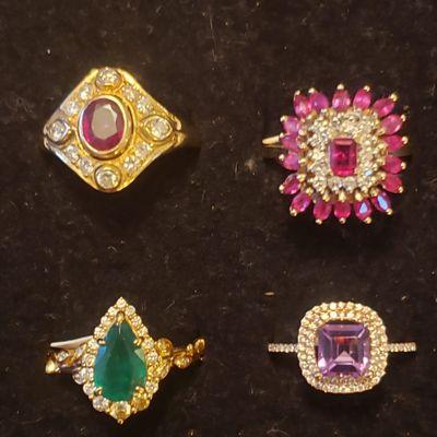 I buy gemstone jewelry, including sapphire, ruby and emerald.