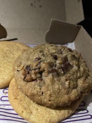 Snickerdoodle and oatmeal chocolate walnut cookies here