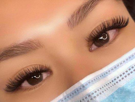 Hybrid Eyelashes extensions