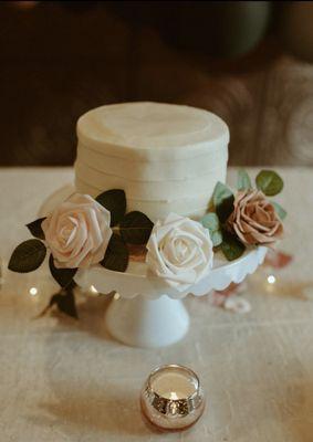 Bride and Groom Wedding cake