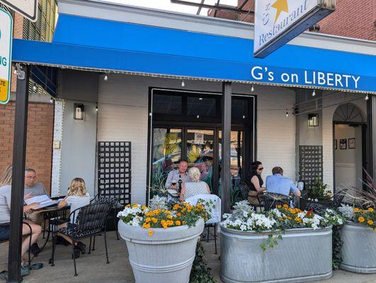 Outdoor covered patio