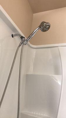 Née shower