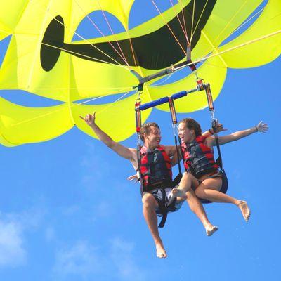 Soar above the pacific at H2O Sports Hawaii!