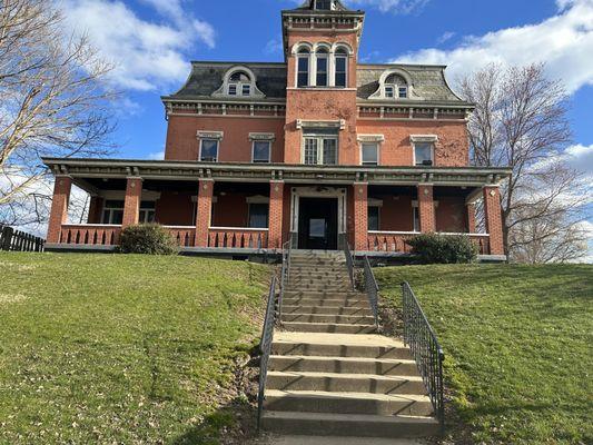 John T. Thompson residence that invented this American Tommy gun that is now a music venue