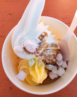 Original tart, pineapple dolewhip, peanut butter sauce,  and mini mochi in a large cup.