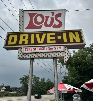 Lou's drive-in sign